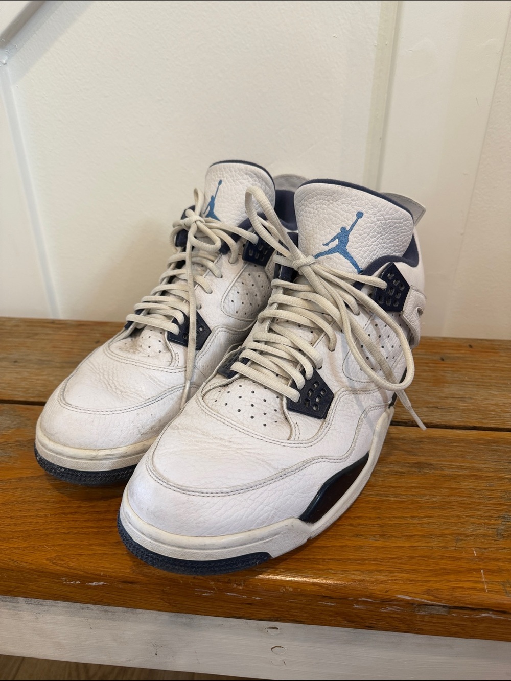 Nike Air Jordan 4 Retro Columbia Sneakers Size 13